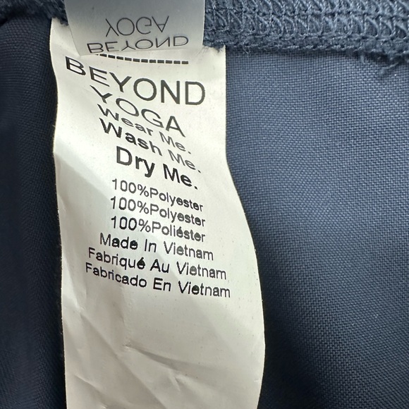 Beyond Yoga City Chic Wide Leg Cargo Pants Navy JetStretch Athleisure NWT XS - Picture 12 of 13